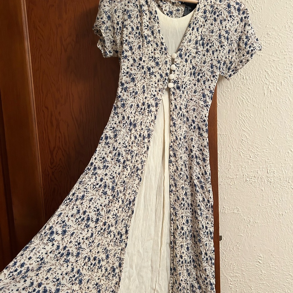 Floral Button-Front Midi Dress in Cream and Blue